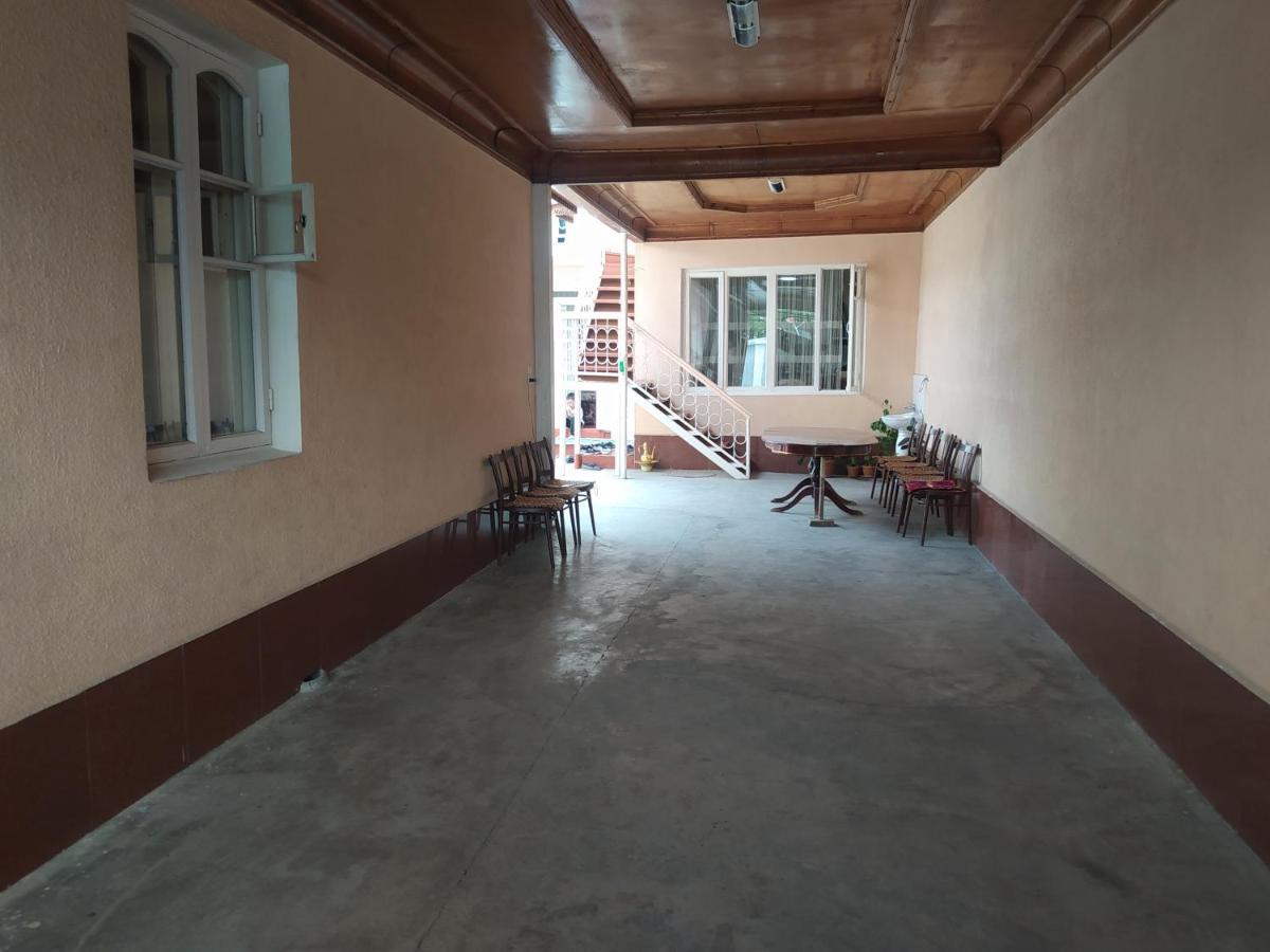 Гостевой Дом Конок Osh Exterior photo